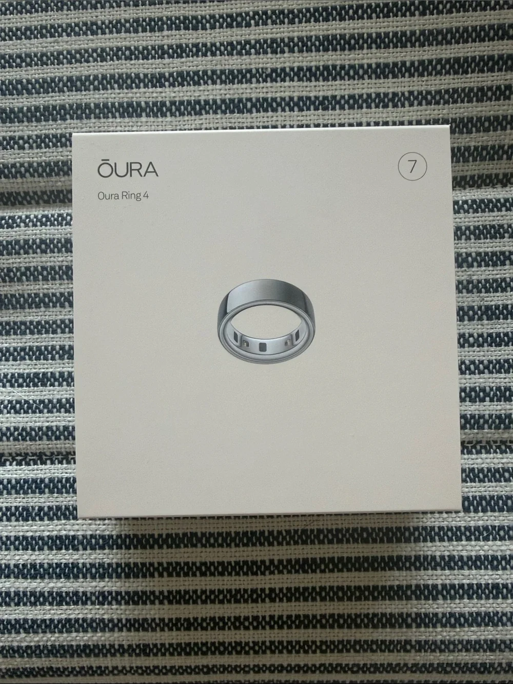 Oura Ring 4 - Silver (Size 7)